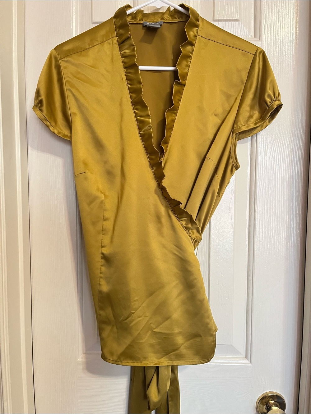 Ann Taylor Satin Wrap Blouse Gold Olive Ruffle Neck Tie Waist Size 16 - Picture 2 of 8